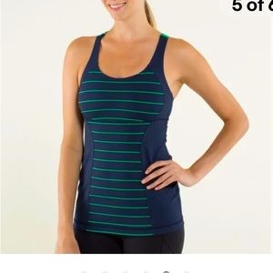 LULULEMON energy tank in excellent condition - built in bra